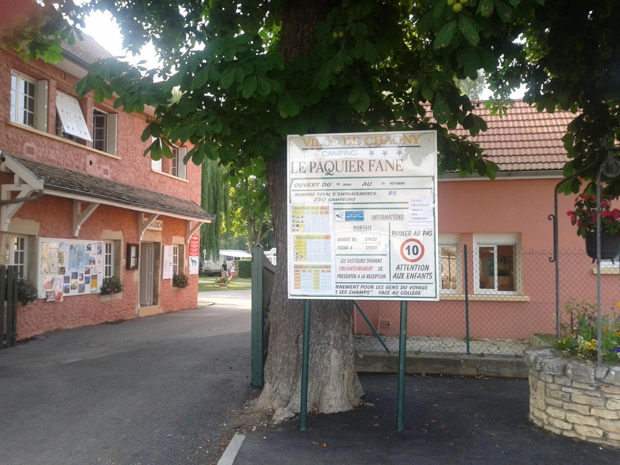 Camping Du Paquier Fané Chagny  Exterior foto